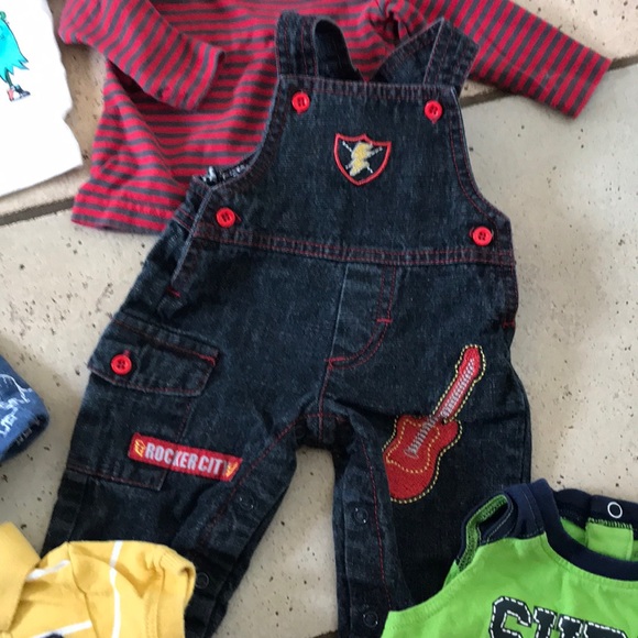 Large bundle of baby boys clothes - Picture 3 of 7